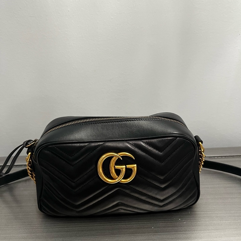 Gucci Black Quilted Leather GG Marmont Shoulder bag 
BLACK / SMALL